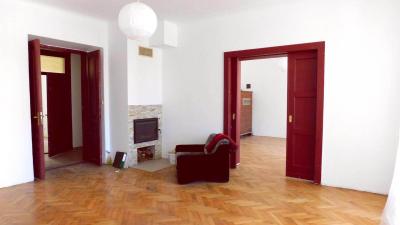 Obszerny lokal mieszkalny w Centrum, Parter - 120m.kw.