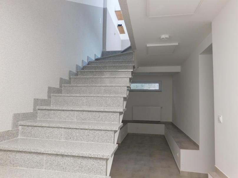 Szeregówka w Centrum Suwałk – 214 m2 | 2 mieszkania + lokal usługowy